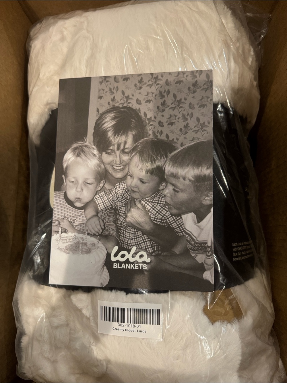 Lola Blankets/Creamy Cloud/Plush Throw/Blanket in White/Size L/NIB! NWT! SEALED. - Picture 15 of 16